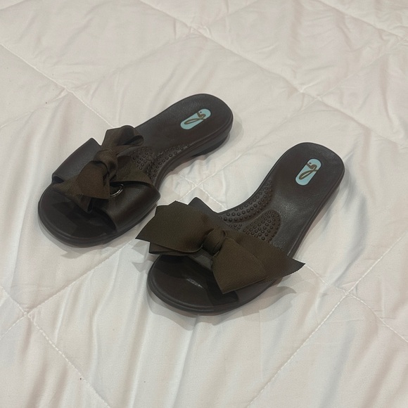NWOT Elegant Brown Slide Sandals with Bow size 5.5 - Picture 5 of 5